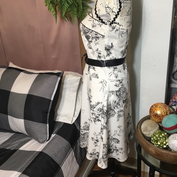 TeezeMe strapless dress. White with black floral print. - Picture 5 of 8